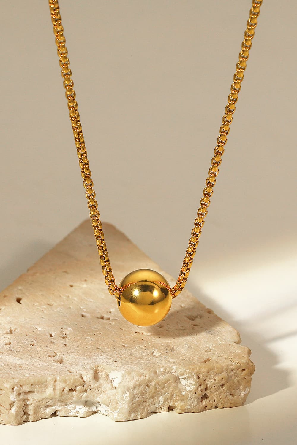 Round Shape Pendant Necklace 18K Gold-Plated